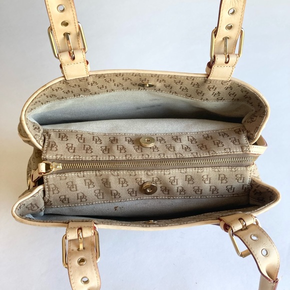 Dooney & Bourke Cream Tan Canvas Signatures Logo Cream Leather Tote Shoulder Bag - Picture 10 of 16